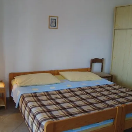 Tribunj Sleeps 5 *